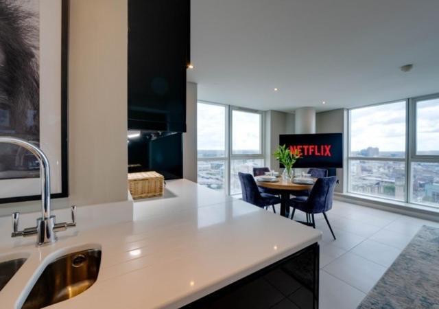 Tallest Building In The City Centre Sleeps 5 Incredible City Mountain And Lagan Views Belfast Esterno foto